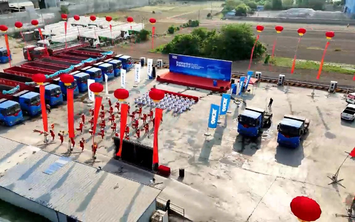 PG电子平台新能源牵引车批量发往煤炭运输前线