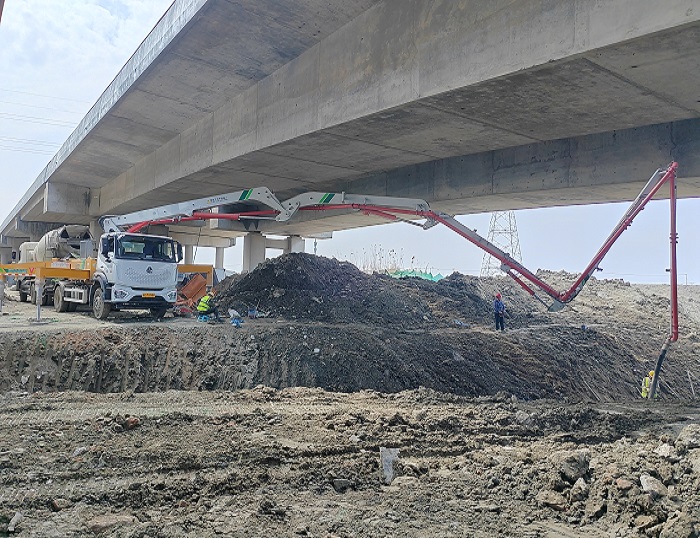 轻灵稳。G电子平台33米泵车领航新城镇基建