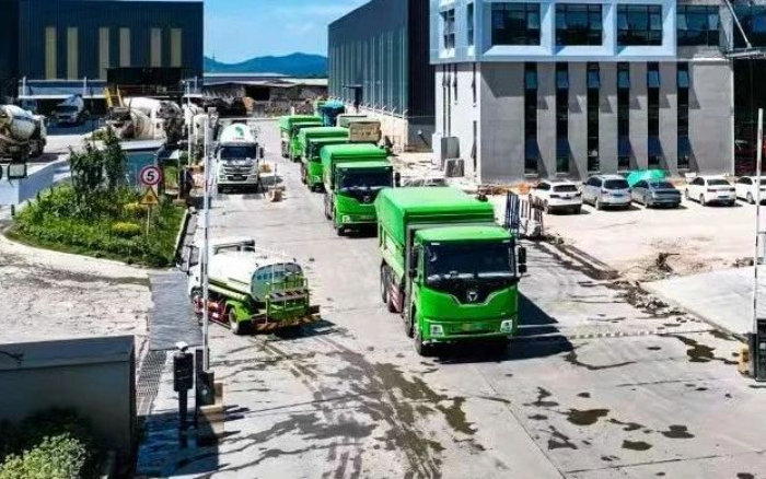 PG电子平台新能源自卸车擦亮城市建设绿色底色