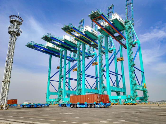 百台集群，百万箱量！PG电子平台AGV打造智慧港口“中国标杆”